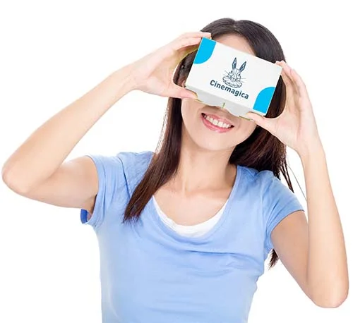 VR-Exhibit Cardboard girl